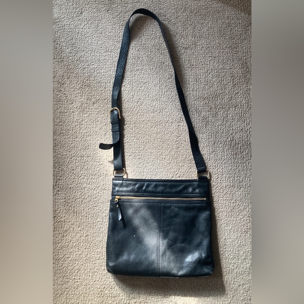 Leather shoulder bag